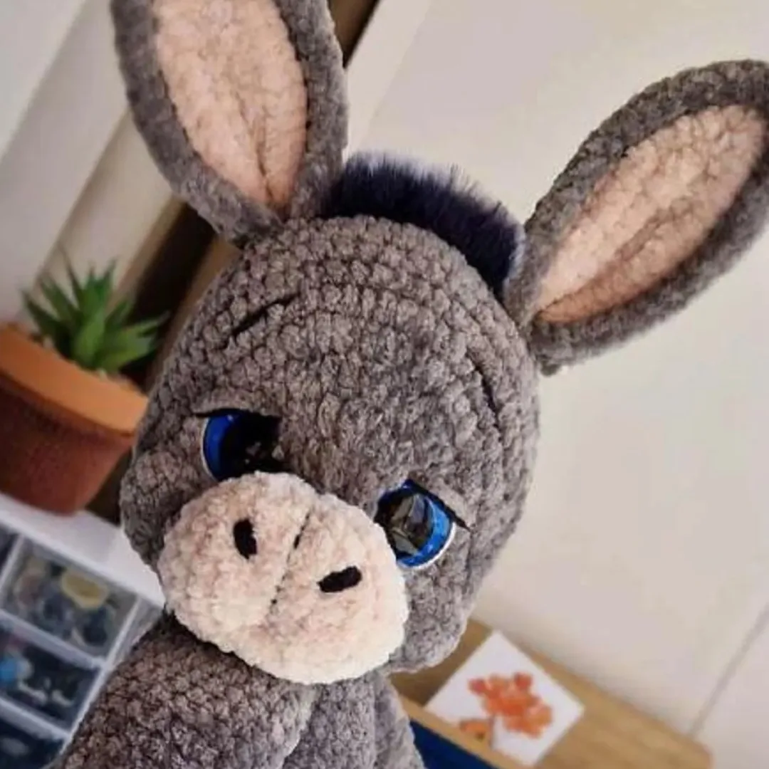 Donkey Boy - كروشيه يدوي فاخر من متجر فيرولا